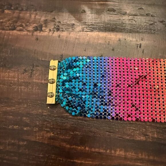 Kurt Geiger RAINBOW MESH BRACELET IN MULTI - Picture 4 of 7